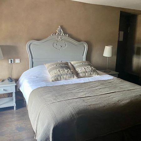 فندق دي لا تور كوكونينج إيه جاسترونومي ماكاتييو سورْ شالارْ المظهر الخارجي الصورة